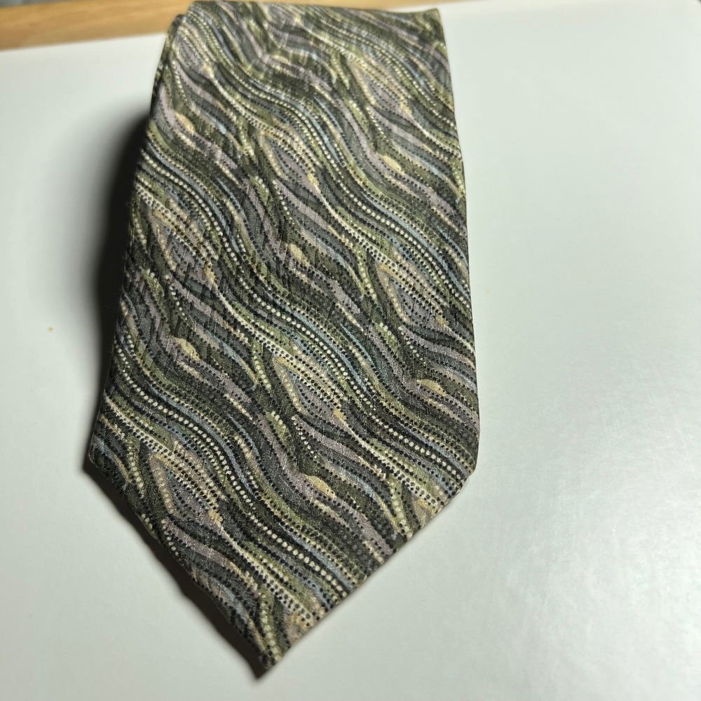 Cocktail Collection Mens Necktie 100% Silk Wavy Abstract Green‎ OS